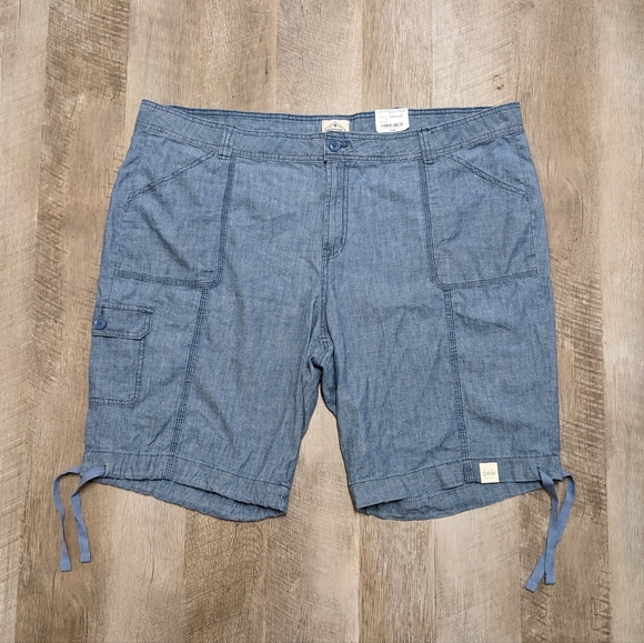 St. John's Bay Blue Mid rise Bermuda Shorts 24W - Picture 1 of 10